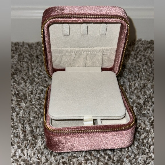 Accessories - Pink Velvet Jewelry Box